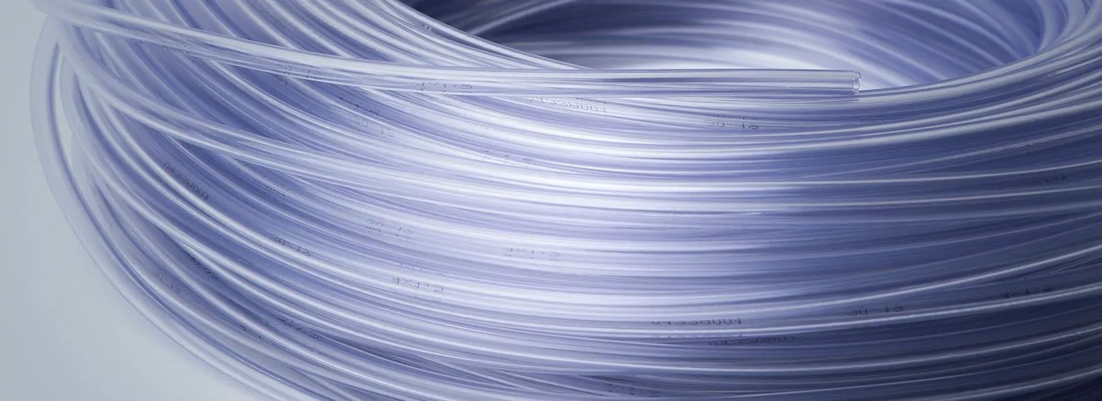 Extrudierte transparente Schläuche – COOP Originalfotografie